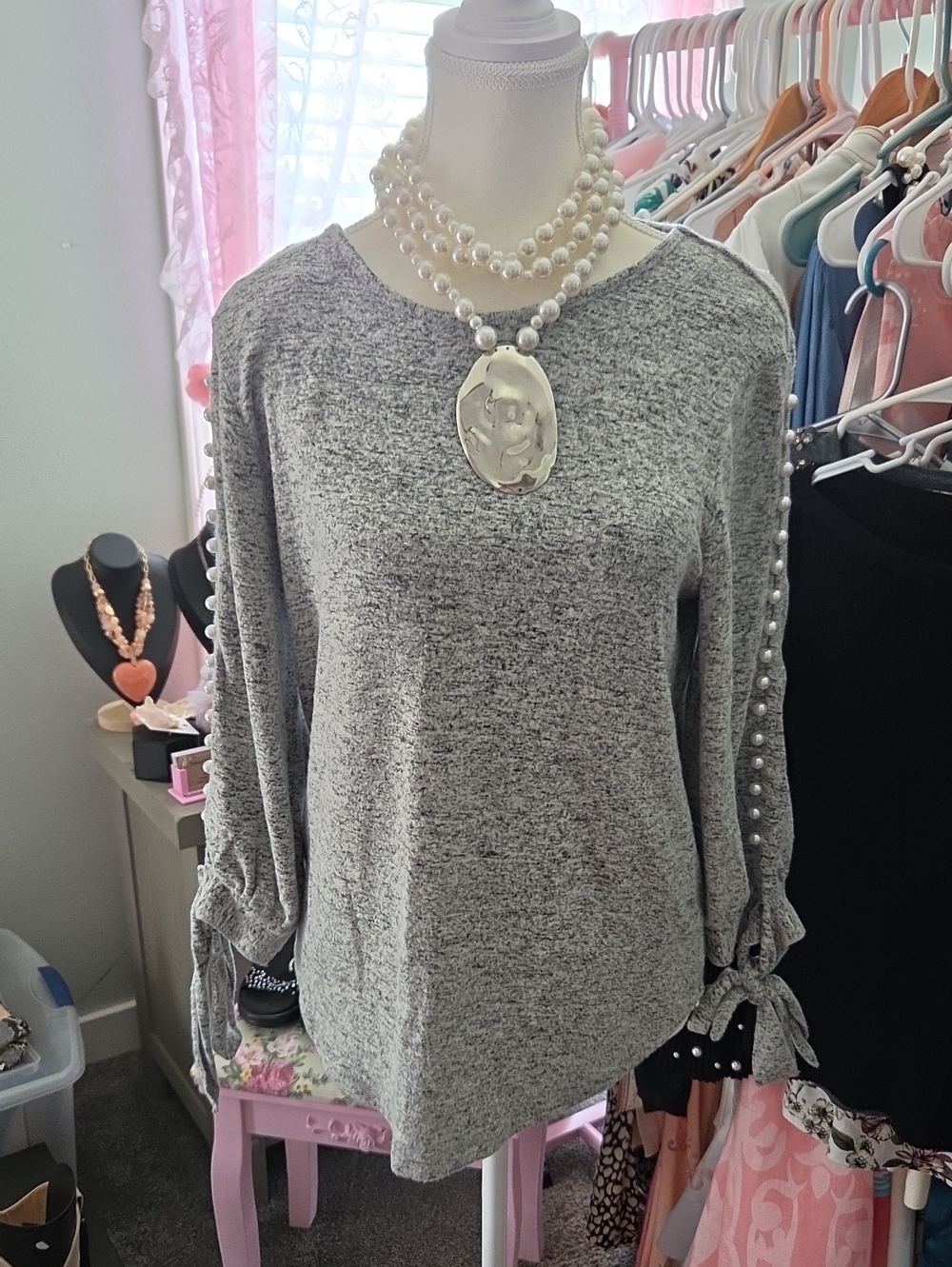 Women’s Gray Pearl-Trim Tie-Cuff Sweatshirt